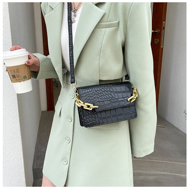 Geanta neagra imprimeu crocodil Livia