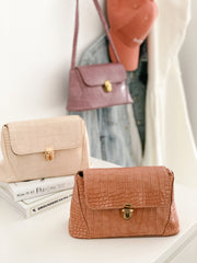Geanta roz baguette Lucia - TIARA CONCEPT STORE