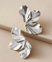 Cercei argintii model floare